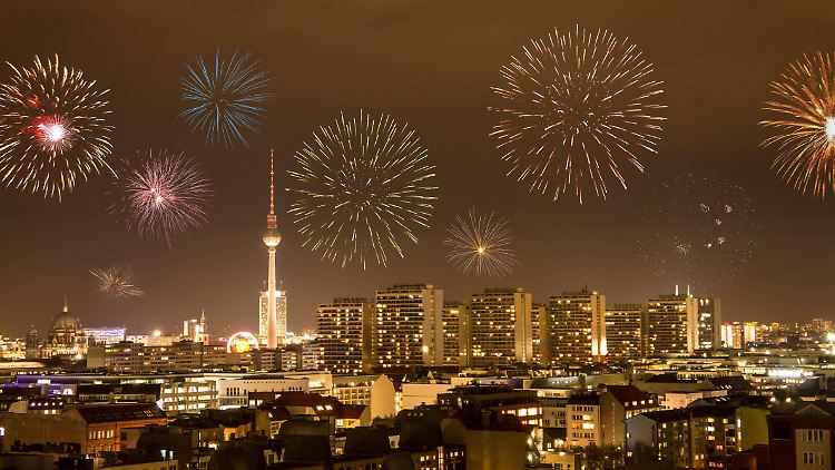 Feuerwerk ziehe schnell Alkohol und Personengruppen an, sagte der Vorsitzende der Deutschen Polizeigewerkschaft Wendt.