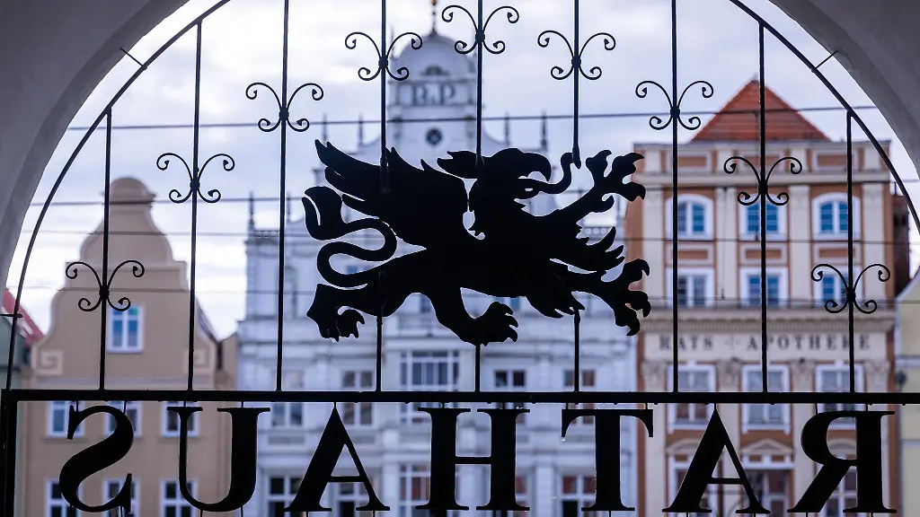 Wie-andere-Kommunen-kaempft-auch-Rostock-Mecklenburg-Vorpommerns-groesste-Stadt-mit-einer-schwierigen-Finanzlage