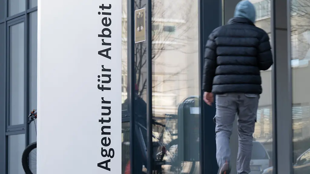 Die-Arbeitslosigkeit-in-Sachsen-ist-im-Februar-weiter-gestiegen-Illustration