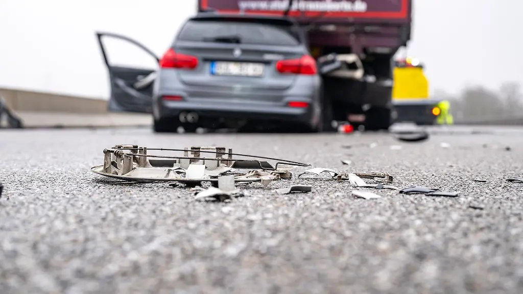Im-Laendervergleich-sind-gemessen-an-der-Einwohnerzahl-in-MV-2024-die-meisten-Menschen-durch-Verkehrsunfaelle-getoetet-worden