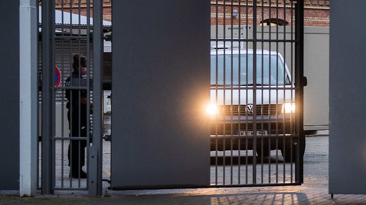 Der Mordverdächtige Christian B. sitzt seit Februar in der JVA Kiel.
