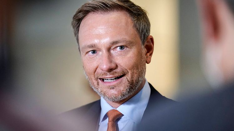 Auch Christian Lindner nutzt die Corona-App: "Grün und nur drei Risiko-Begegnungen in der letzten Zeit."