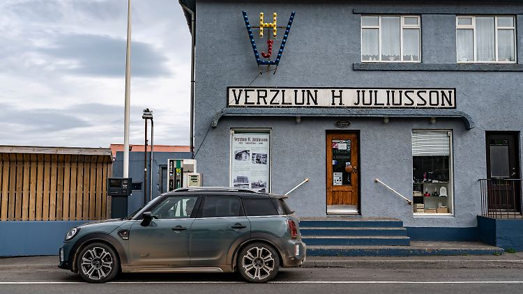 Den Gemischtwarenladen Verzlun H. Júlíusson muss man auf Island erlebt haben.