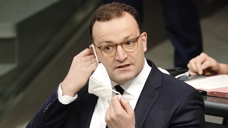 Bislang wurden laut Jens Spahn mit vergleichsweise milden Maßnahmen gute Ergebnisse erzielt.