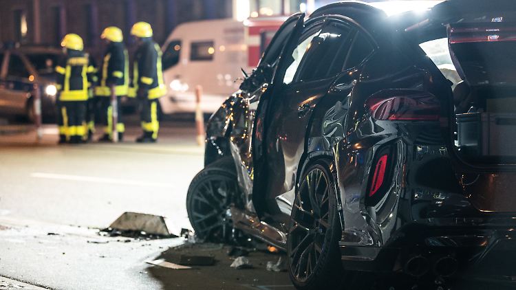 Der Unfall endete für zwei Menschen tödlich.