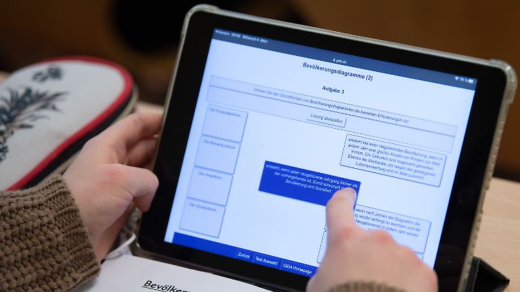 Auch bedürftige Schüler sollen mit Leihlaptops versorgt werden.