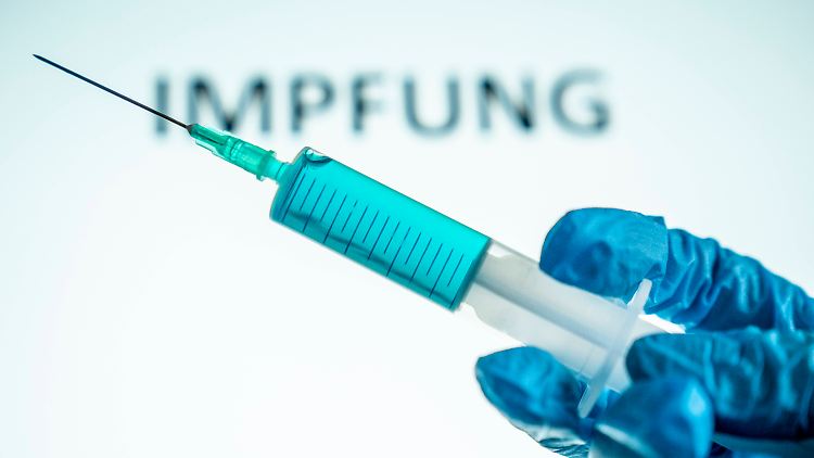 Eine ausreichende Herdenimmunisierung dürfte laut Spahn schon vor Ende 2021 erreicht sein.