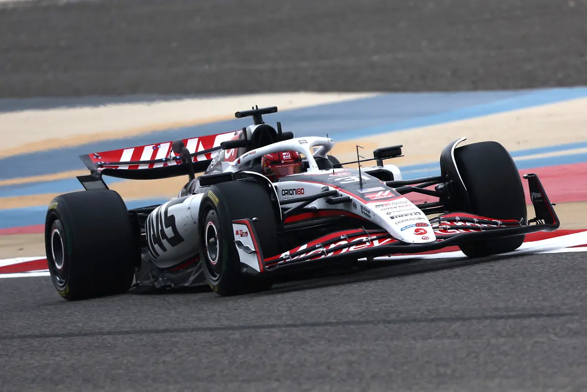 2025-02-27T101207Z-196992527-UP1EL2R0SC5FO-RTRMADP-3-MOTOR-F1-TESTING