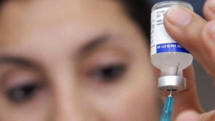 Nach Angaben von Astrazeneca zeigt der Impfstoff AZD1222 im Durchschnitt eine 70-prozentige Wirksamkeit gegen Sars-CoV-2.