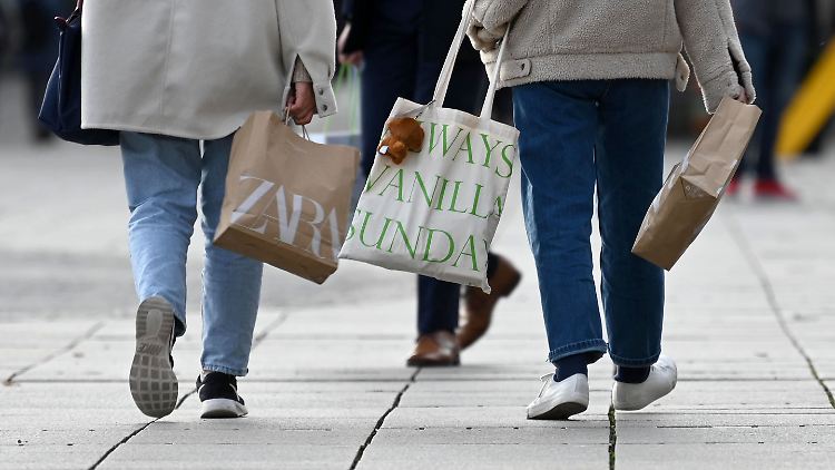 Trotz offener Geschäfte haben die Deutschen oft weniger Lust zu shoppen.