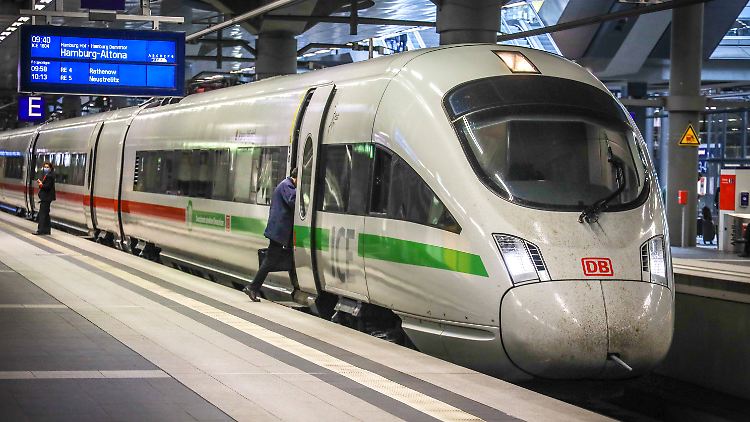 Die Deutsche Bahn steigt mit Siemens ins Geschäft mit wasserstoffbetriebenen Zügen ein. 