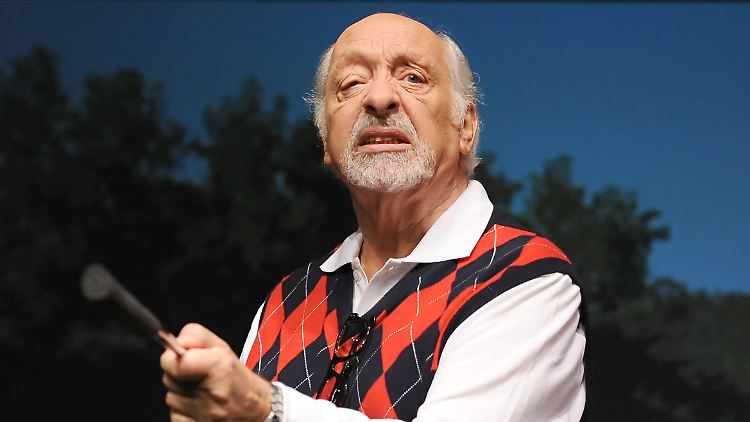 Dall vor wenigen Jahren während eines Auftritts mit seinem Solo-Programm.