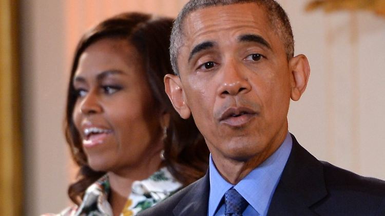 Die iranischen Frauen und Mädchen hätten die Welt durch ihren anhaltenden Protest inspiriert, hieß es einer gemeinsamen Mitteilung der Obamas. 