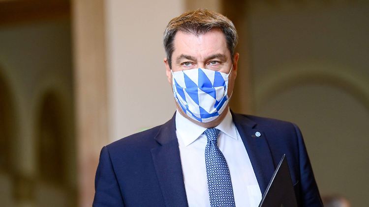 Ministerpräsident Söder plädierte dafür, dass Schüler und Lehrer Masken tragen sollten.