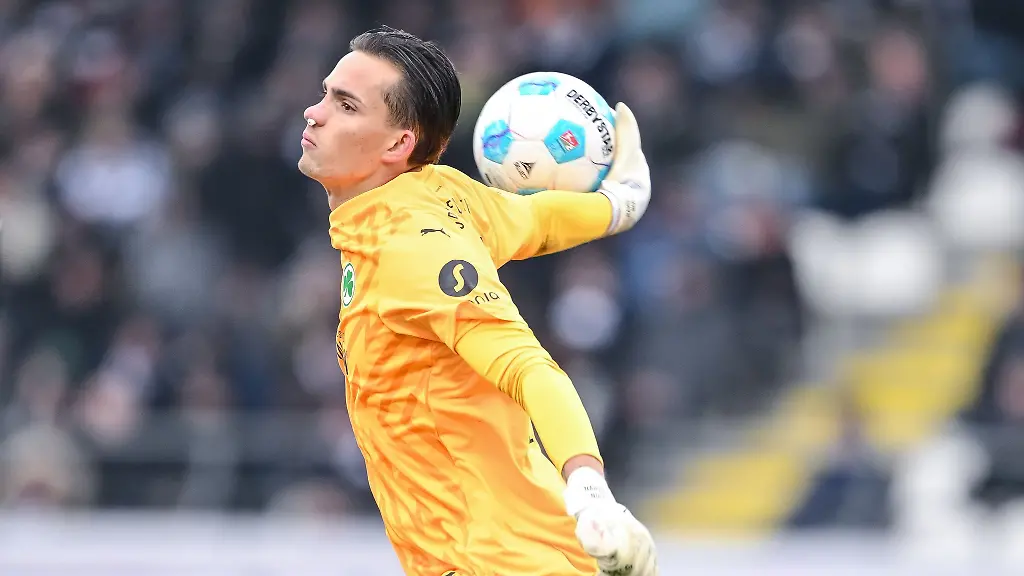 Ist-fuer-das-Gastspiel-in-Duesseldorf-fraglich-Fuerth-Torhueter-Nahuel-Noll