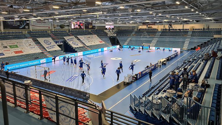 Auch die Handballer vom VfL Gummersbach hätten sicher gerne wieder Fans in der Halle dabei.