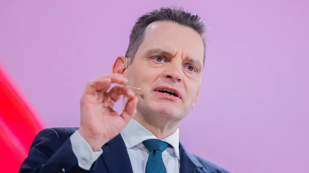 0e1ce82b43565c3a3e12598ab2527d15