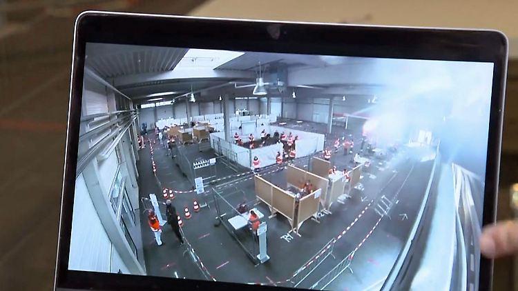 Impfzentrum Deutsches Rotes Kreuz.JPG