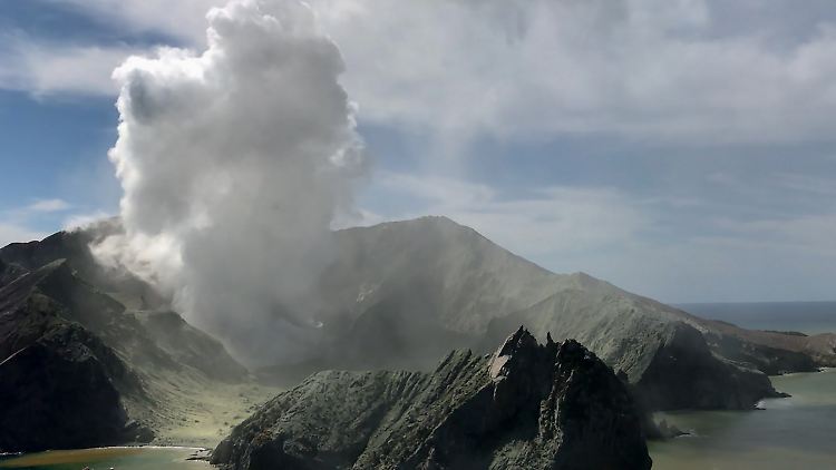 Bei dem verheerenden Vulkanausbruch auf White Island kommen 22 Menschen ums Leben.