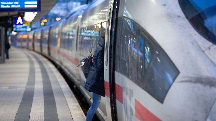 Eine Reservierungspflicht für Fernverkehrszüge sieht auch das neue Corona-Konzept der Deutschen Bahn nicht vor.