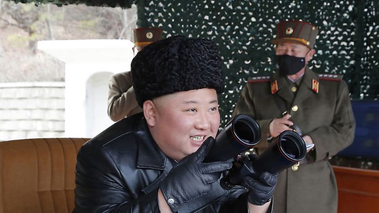 Nordkoreas Machthaber Kim traf laut dem südkoreanischen Geheimdienst zuletzt "irrationale Maßnahmen" wegen der Corona-Pandemie.