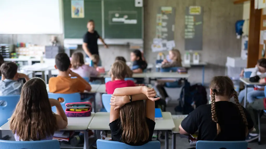 Schueler-einer-vierten-Klasse-An-welcher-Schule-sie-kuenftig-weiter-lernen-dafuer-gibt-es-nun-einen-neuen-Entscheidungsprozess