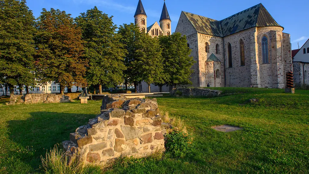 Das-landesweite-Projekt-Architektur-entdecken-ist-gewachsen-Die-Sammlung-der-Museen-in-Sachsen-Anhalt-ist-dazugekommen-darunter-auch-das-Kunstmuseum-Kloster-Unser-Lieben-Frauen-in-Magdeburg-das-in-diesem-Jahr-50-Jahre-alt-wird