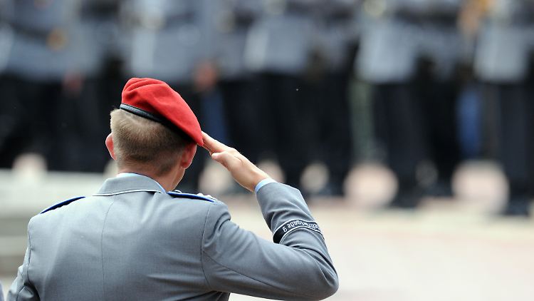 Ein Soldat, der nicht Teil der Chatgruppe war, hatte die Vorgänge gemeldet. (Symbolbild)