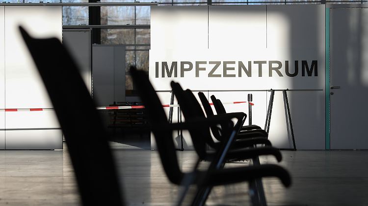 Wenn der erste Impfstoff zugelassen ist, soll er in Impfzentren verabreicht werden.