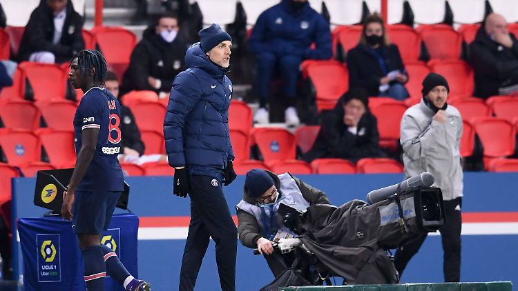 Was er sieht, gefällt Thomas Tuchel überhaupt nicht.