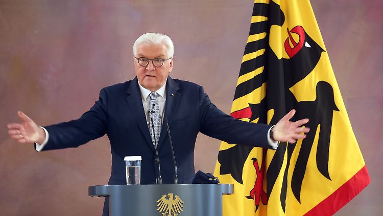 Steinmeier hofft vor allem auf den medizinischen Fortschritt und die Solidarität untereinander. 