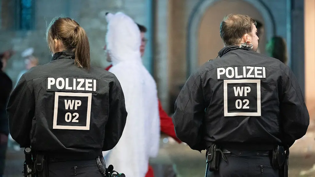 Von-Altweiberdonnerstag-bis-Fastnachtsdienstag-werden-laut-Innenministerium-mehr-als-5-000-Polizeikraefte-eingesetzt