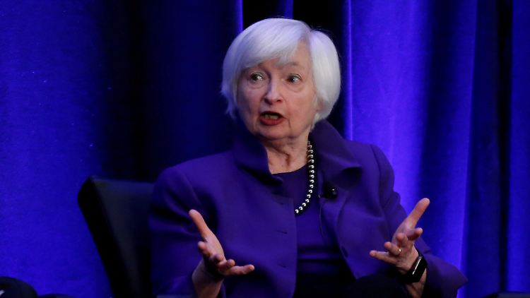 2020-11-23T212229Z_1428988962_RC299K9C8QLK_RTRMADP_3_USA-ELECTION-BIDEN-YELLEN.JPG