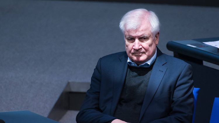 Nach "Combat 18" und "Nordadler" hat der Bundesinnenminister nun auch "Sturmbrigade 44" verboten.