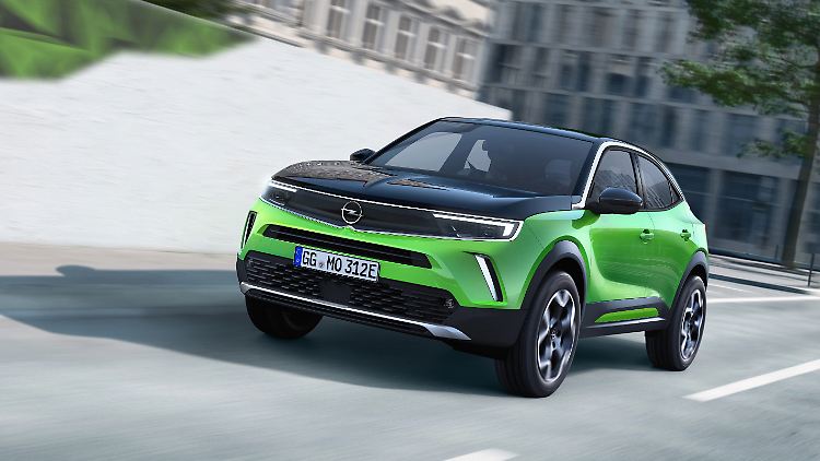 Viele Kunden hätten gern einen Mokka-e - doch Opel kommt Berichten zufolge mit der Produktion nicht hinterher.