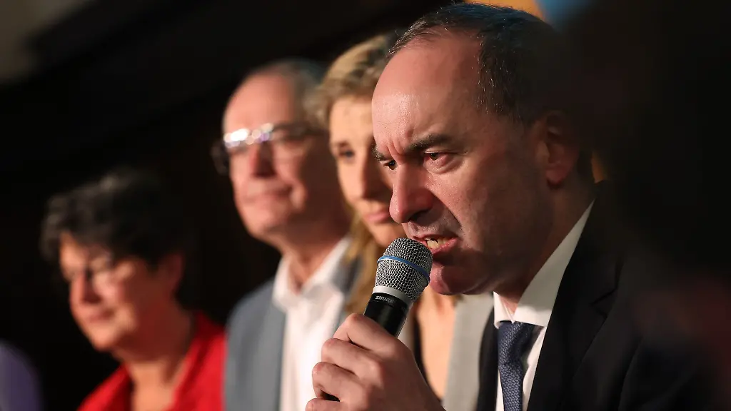 Aus-der-Traum-Die-Freien-Waehler-um-Hubert-Aiwanger-sitzen-weiterhin-nicht-im-Bundestag