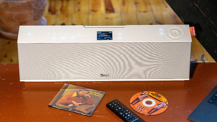 Die Teufel Musicstation ist fürs Homeoffice auf dem Schreibtisch ein Traum.