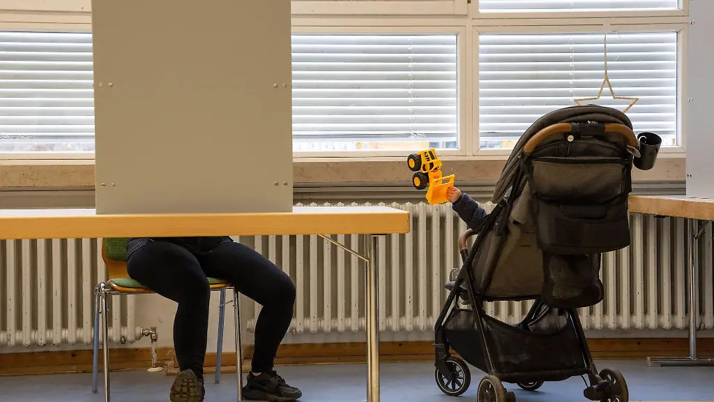 Sehr-viele-Waehlerinnen-und-Waehler-haben-bei-der-Bundestagswahl-in-Rheinland-Pfalz-ihre-Kreuze-bei-der-CDU-gemacht