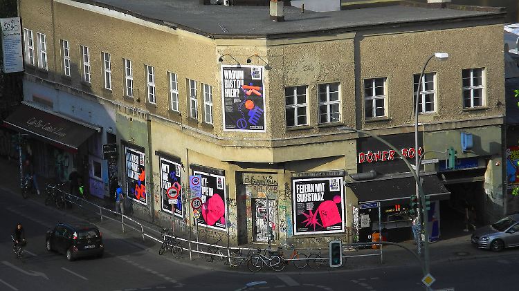 Diese Tür soll sich am Freitag wieder öffnen - für einen guten Zweck: Der Berliner Kitkat-Club.
