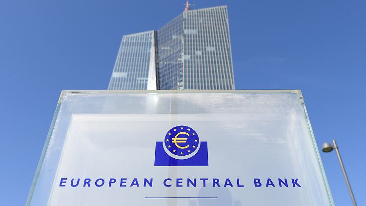 An den Finanzmärkten wird mit einer Ausweitung der Anleihekäufe um bis zu 600 Milliarden Euro auf dann 1,95 Billionen Euro gerechnet.  