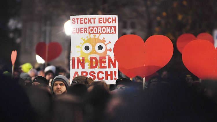 Verschwörungsideologien und Protestbewegungen stoßen in Sachsen auf fruchtbaren Boden.