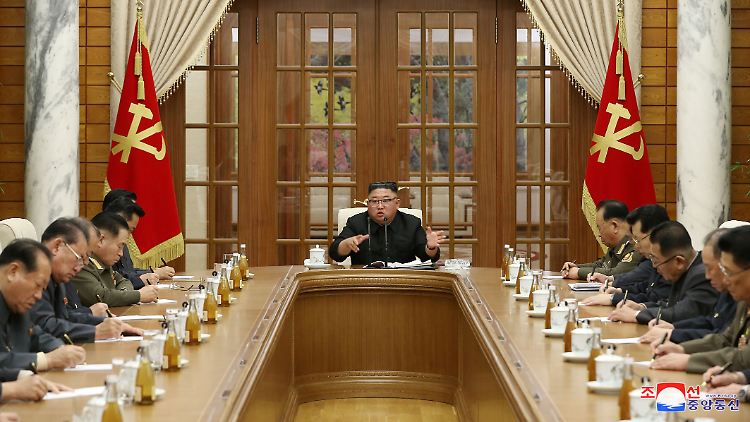 Machthaber Kim will die völlige Kontrolle über den Devisenhandel zurückgewinnen. 