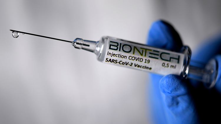 Bereits ab nächster Woche sollen Menschen in Großbritannien gegen das Coronavirus geimpft werden - mit einem Impfstoff aus Deutschland.
