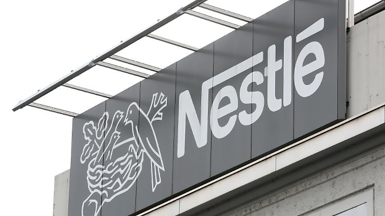 Nestlé-Chef Schneider stößt wenig lukrative Geschätsbereiche ab.