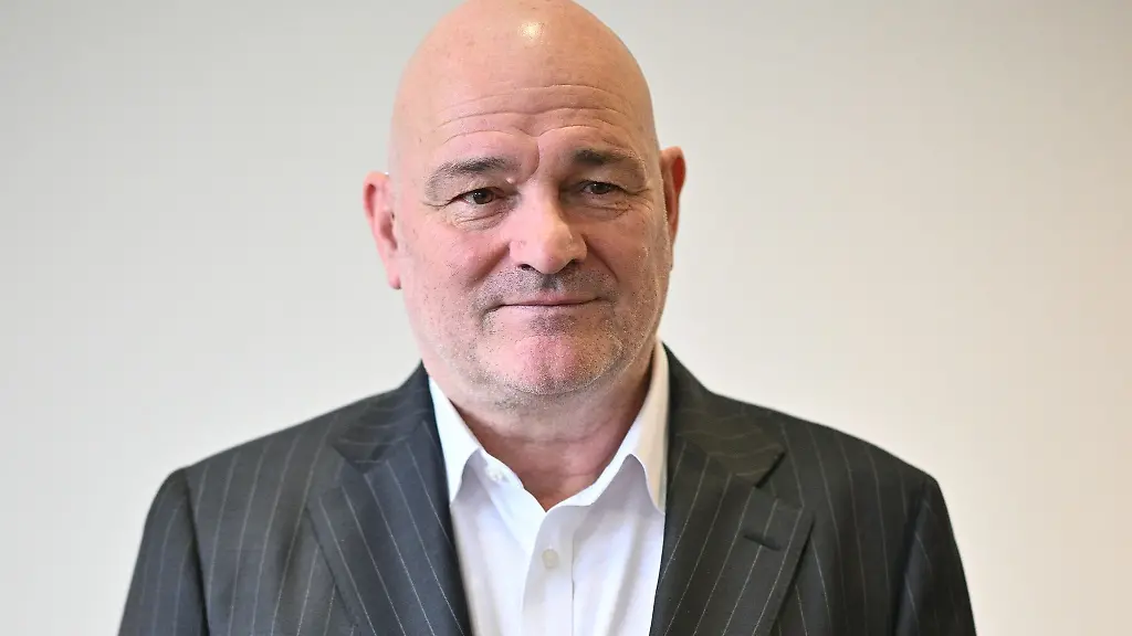 Brandenburgs-BSW-Landeschef-Robert-Crumbach-beurteilt-das-Abschneiden-seiner-Partei-bei-der-Bundestagswahl-positiv