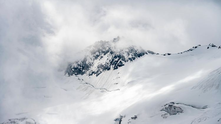 In den Alpen könnte es in den kommenden Tagen über vier Meter Neuschnee geben. 