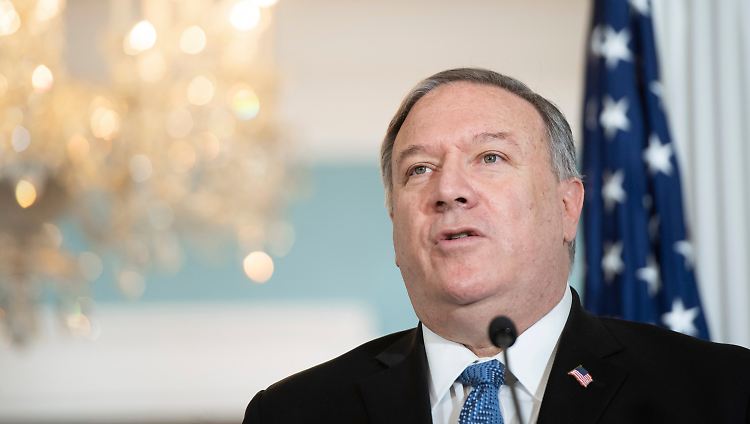 War da was? Pompeo ignoriert die Corona-Warnungen.