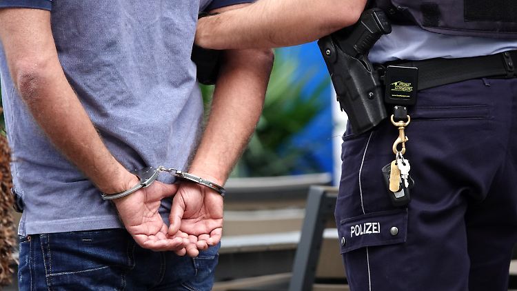 Die CSU will sich dafür einsetzen, dass es Clan-Verbrecher schwerer haben, kriminell erwirtschaftetes Geld zu behalten. 