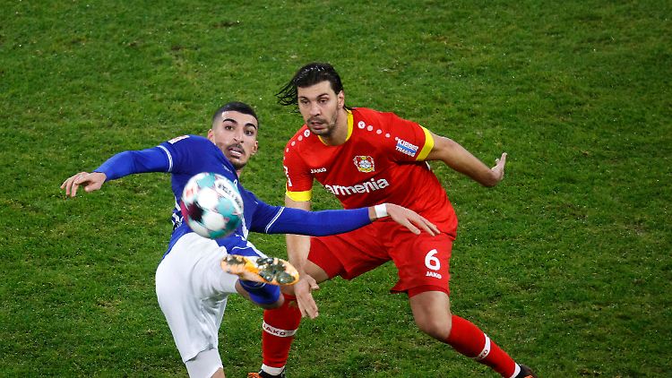 Spielerisch nur  selten auf Augenhöhe mit Leverkusen: Schalke und Mittelfeldmann Boujellab.