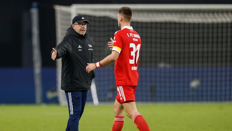 Urs Fischer bleibt in Berlin.